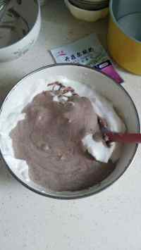 酸奶黑米戚風(fēng)蛋糕的做法步驟12