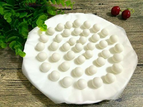 自制小湯圓（無(wú)餡）的做法