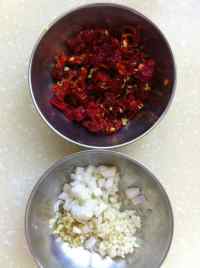 干煸酸辣藕片的做法步驟4