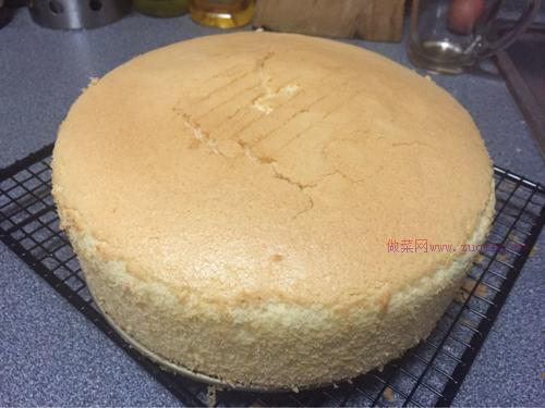 8寸戚風(fēng)蛋糕的做法