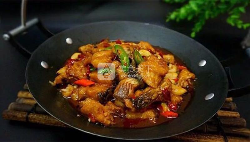 啤酒燜魚，好吃的讓你意想不到。的做法