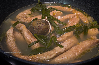 夏日蜂蜜糟鹵浸三寶 － 鴨舌、翅尖、豬腸的做法步驟：2