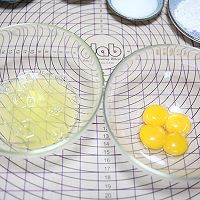 超簡(jiǎn)單圣誕樹(shù)根蛋糕卷-超人氣菜譜的做法圖解2