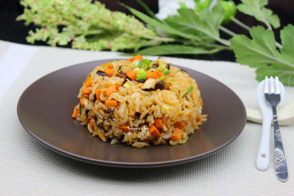 胡蘿卜香菇炒飯