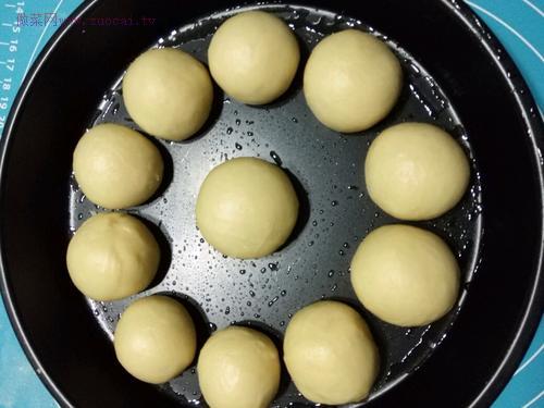 一次發(fā)酵的中種愛(ài)心小餐包的做法