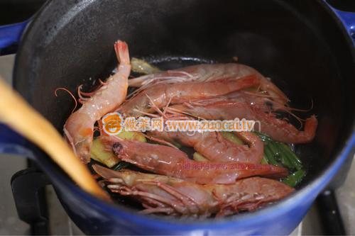 鮮蝦白菜粉絲煲的做法