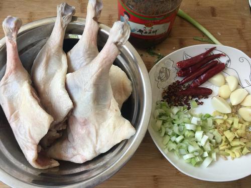 魔芋燒鴨的做法