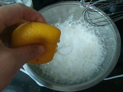 電飯煲版可可戚風(fēng)蛋糕的做法