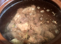 清火降燥 | 茶樹(shù)菇老鴨湯的做法步驟6