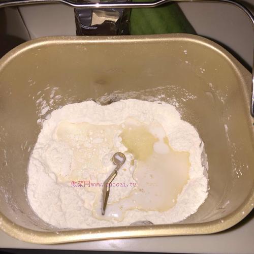 月牙面包（超級松軟拉絲）的做法