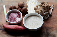 紅薯雜菇炊飯的做法步驟1