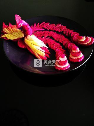 鳳凰呈祥【創(chuàng)意水果拼盤】的做法步驟：13