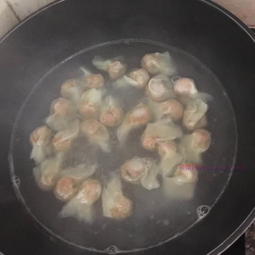 香菇葫蘿卜餡小餛飩的做法