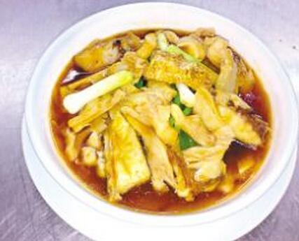 如何做客家菜平菇燜魚腩？