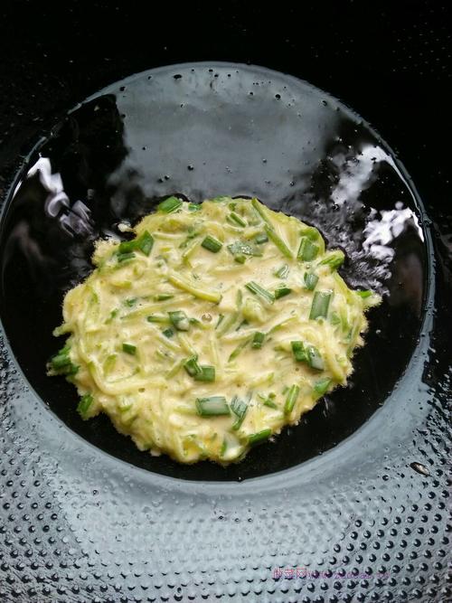 青蘿卜絲雞蛋餅的做法