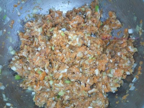 胡蘿卜肉包的做法