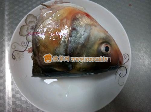 魚(yú)頭豆腐湯的做法