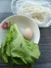 生菜炒米面的做法步驟1