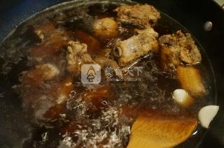 白蘿卜燉排骨的做法步驟：2
