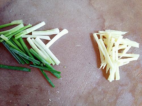 干煸椒鹽排骨的做法