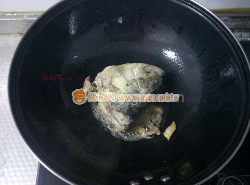 魚(yú)頭豆腐湯的做法