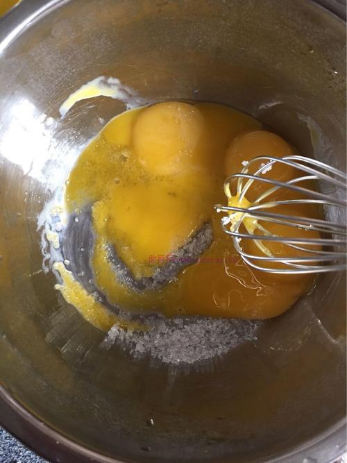 8寸戚風(fēng)蛋糕的做法