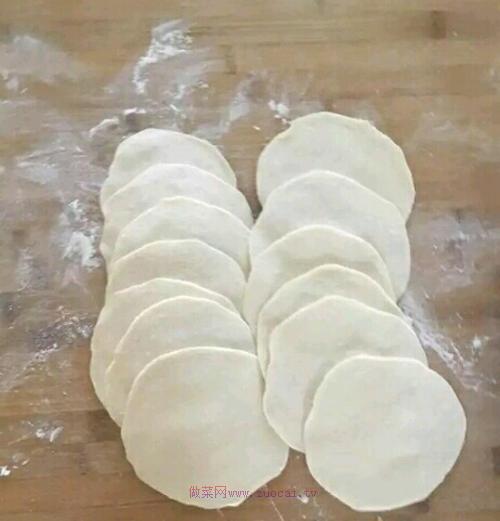 白菜香菇肉包子的做法