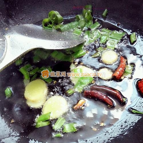 雞爪燒鵪鶉蛋的做法