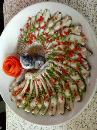 開(kāi)屏三角魴的做法步驟：7