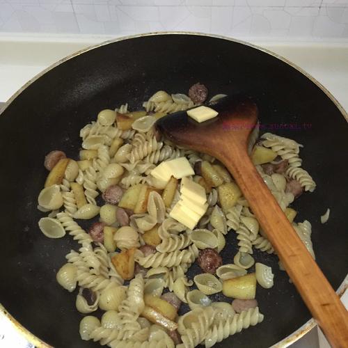 土豆香腸炒意大利面的做法