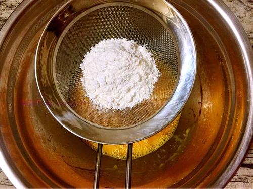 八寸戚風(fēng)蛋糕（清水版）的做法