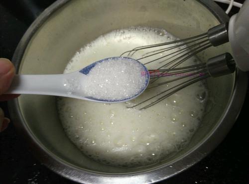 電飯煲戚風(fēng)蛋糕的做法