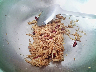 【干煸杏鮑菇】的做法步驟：8