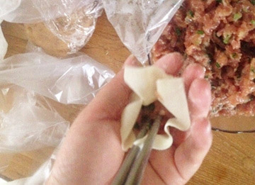 小餛飩怎么包 泡泡小餛飩的包法圖解