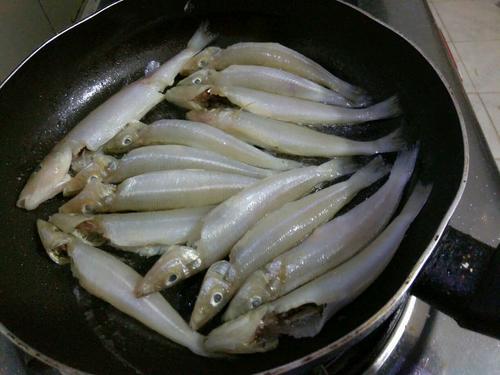 干煎沙丁魚的做法