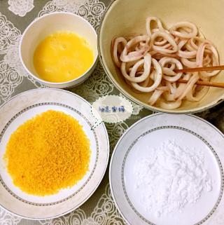 里約奧運(yùn)會必備的小零食—酥炸魷魚圈的做法步驟：3