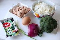 金槍魚營養(yǎng)炒飯的做法步驟1