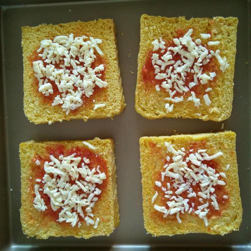 簡(jiǎn)單吐司披薩的做法