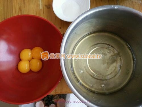 南瓜戚風(fēng)蛋糕的做法