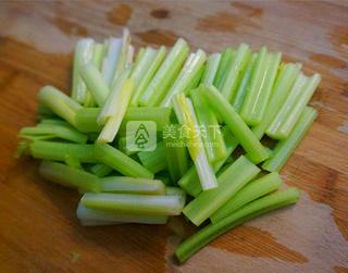 干鍋香辣鴨翅的做法步驟：3