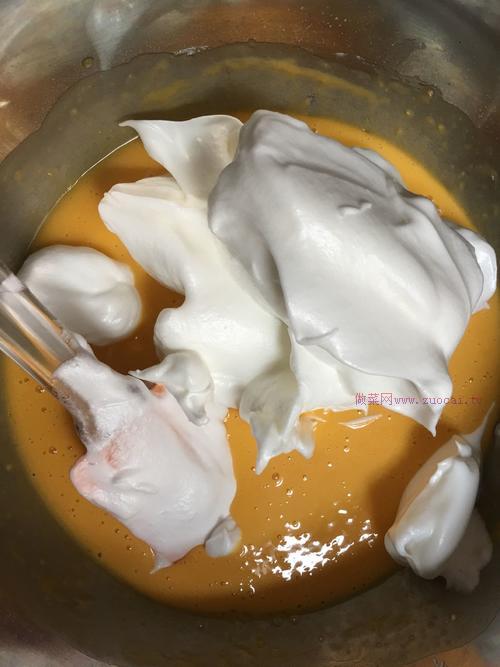 八寸戚風(fēng)蛋糕的做法