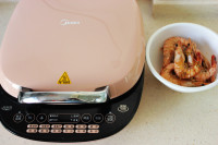 油燜對(duì)蝦的做法步驟11