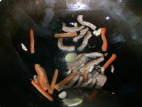 花生芽爆豬頸柳的做法步驟7