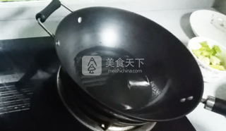 京津名吃、家鄉(xiāng)回憶--紅燜鯽魚的做法步驟：6