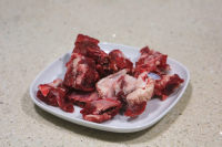 蘿卜牛排骨湯的做法步驟1