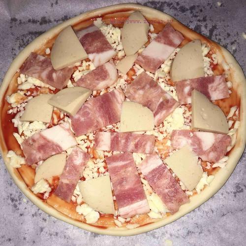 「帶自制披薩餅胚」烤披薩的做法