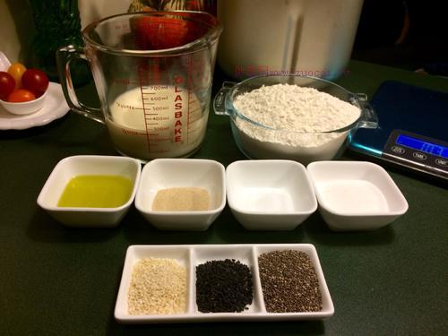 奇亞籽素面包(面包機(jī)版)的做法