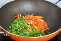 木耳炒香干的做法步驟4