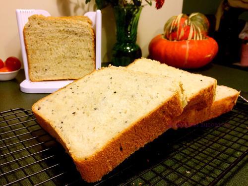 奇亞籽素面包(面包機(jī)版)的做法