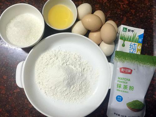 抹茶戚風(fēng)蛋糕～八寸